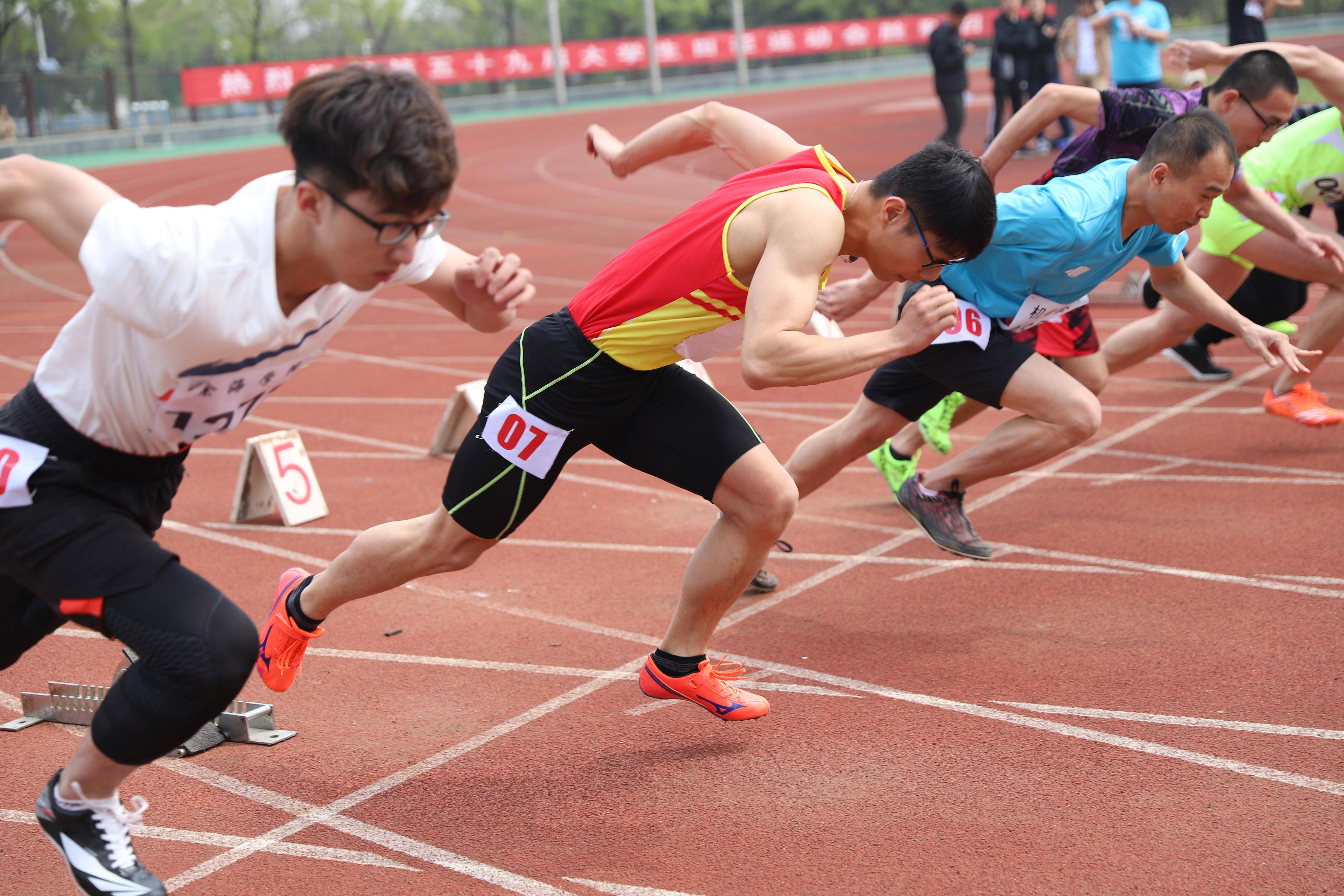 在竞技体育比赛中,选手们往往为了追求成绩的提高