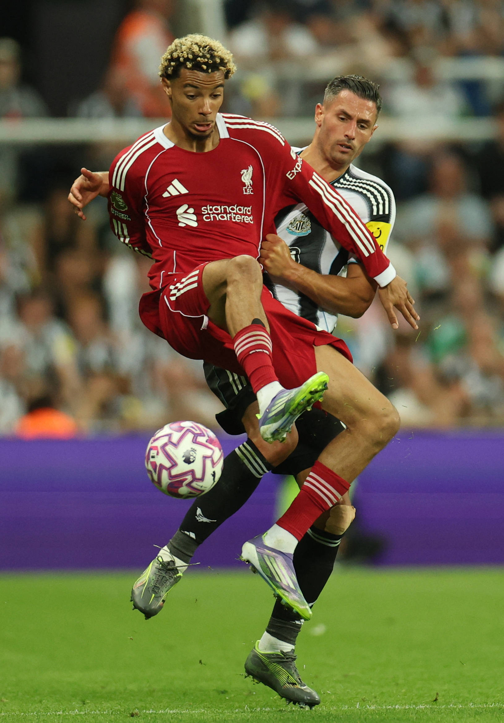 利物浦客场取胜,领先优势不断扩大(利物浦足球俱乐部官方网站) 利物浦客场取胜,领先优势不断扩大(利物浦足球俱乐部官方网站)