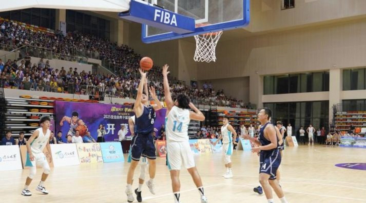 九州娱乐-一场备受期待的篮球比赛将会在近期激烈上演出英语