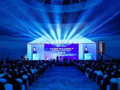 两个实力相当的队伍比赛